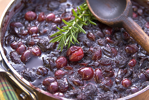 Cranberry sauce cooking for Christmas or Thanksgiving