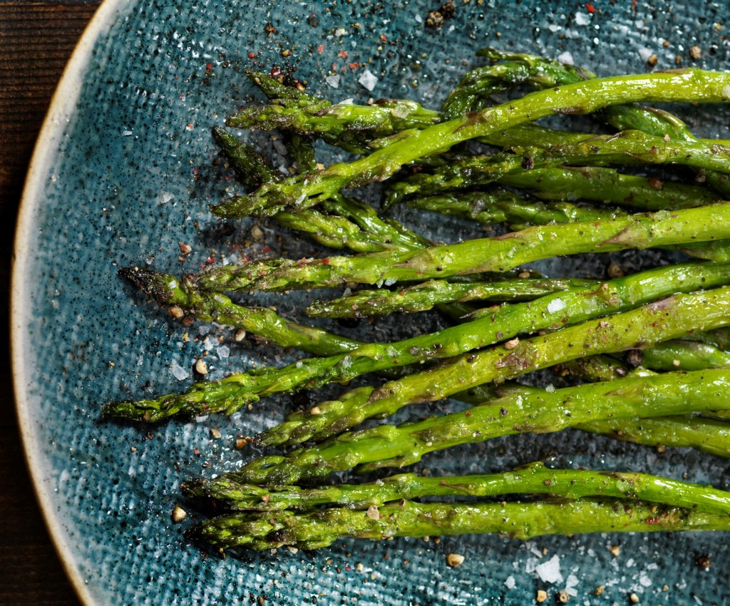 Roasted Asparagus with Salt and Pepper